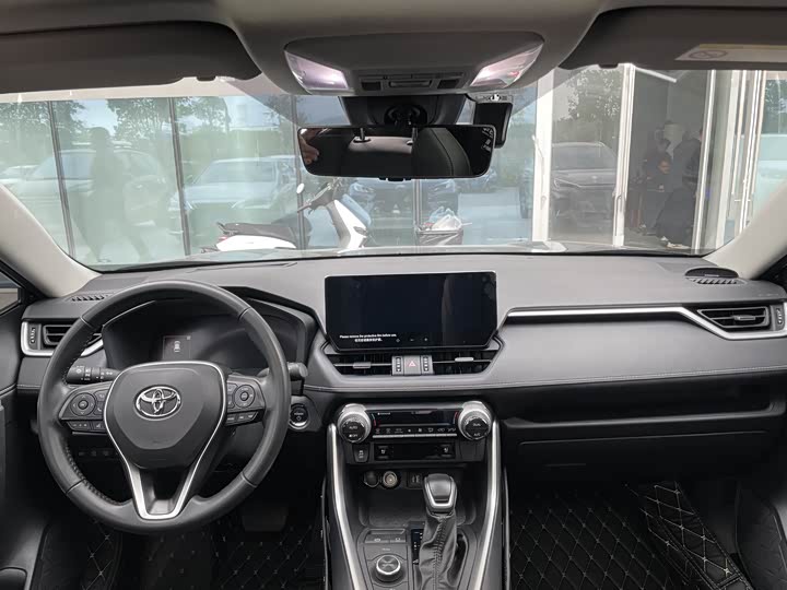 Фото 8 - Toyota Wildlander