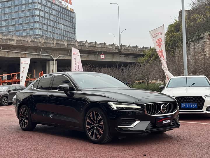 Фото 2 - Volvo S60