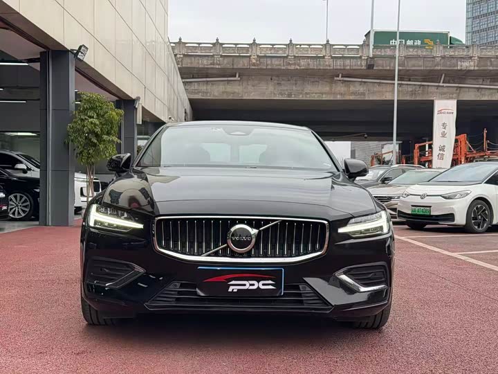 Фото 3 - Volvo S60