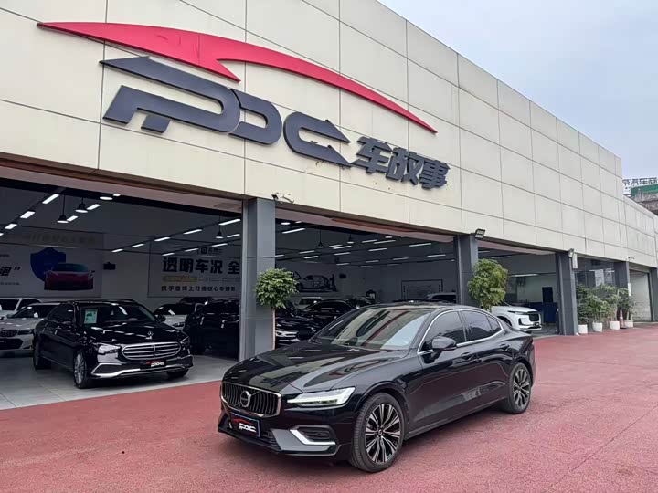 Фото 4 - Volvo S60