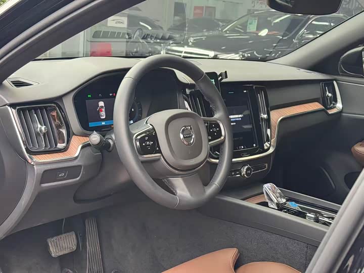 Фото 5 - Volvo S60