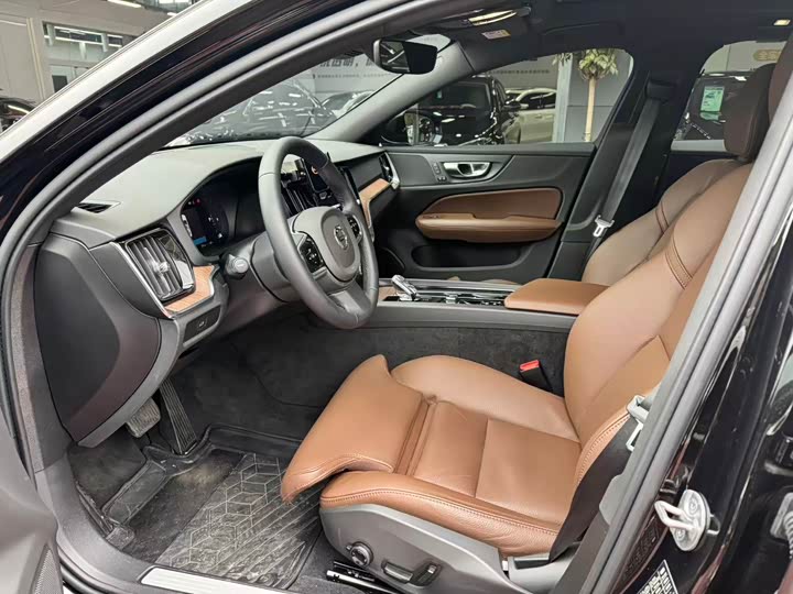 Фото 6 - Volvo S60