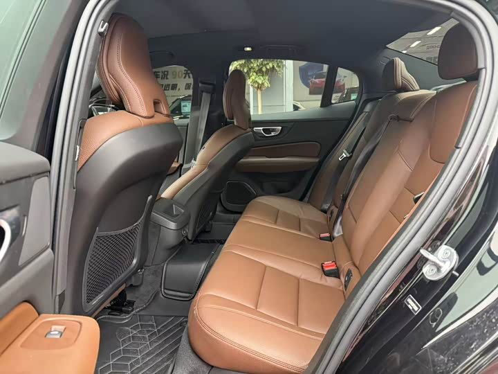 Фото 8 - Volvo S60