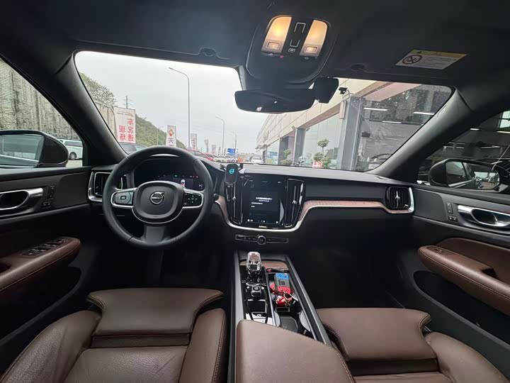 Фото 9 - Volvo S60