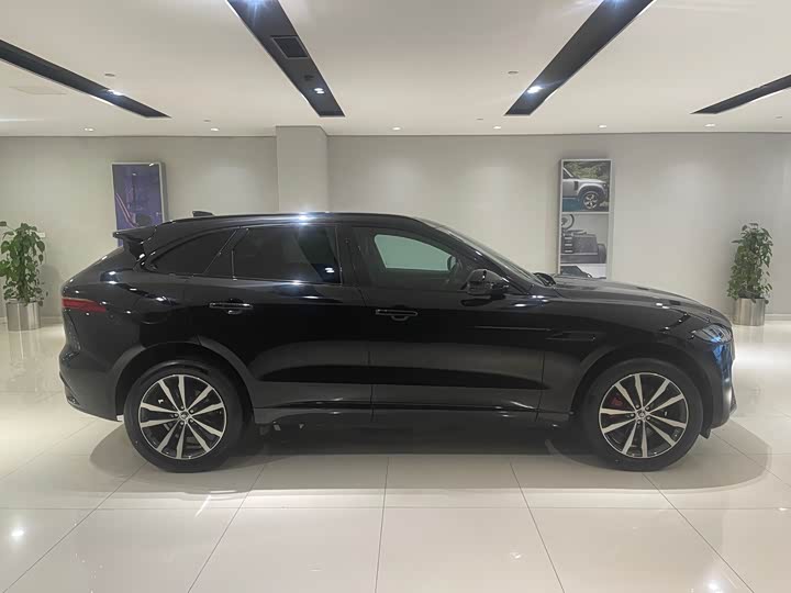 Фото 4 - Jaguar F-Pace