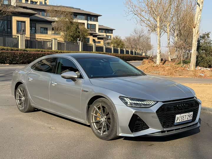 Фото 1 - Audi A7L