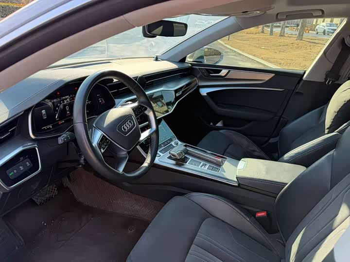 Фото 4 - Audi A7L