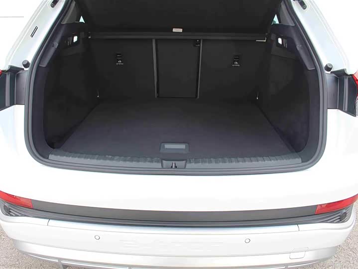 Фото 6 - Audi Q4 e-tron