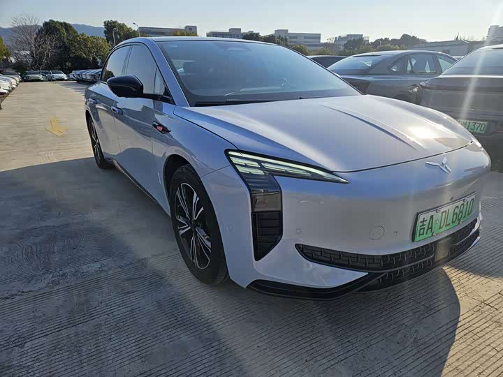 Фото 3 - Hongqi EH7