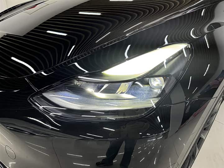 Фото 6 - Tesla Model Y