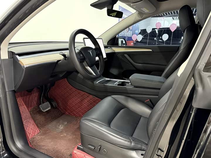 Фото 9 - Tesla Model Y