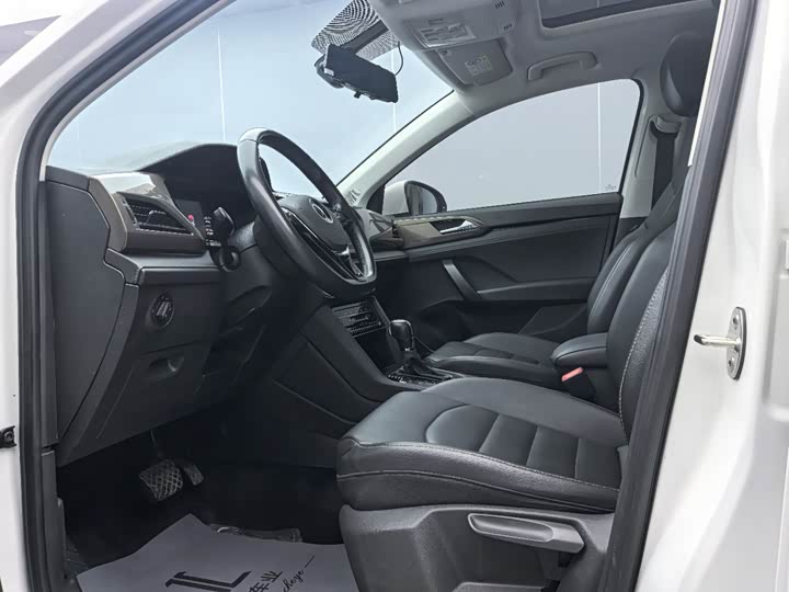 Фото 8 - Volkswagen Tharu