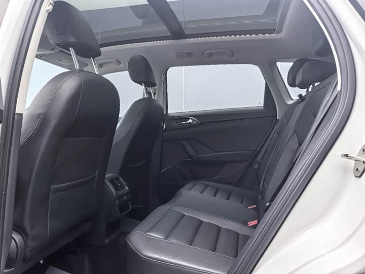 Фото 9 - Volkswagen Tharu