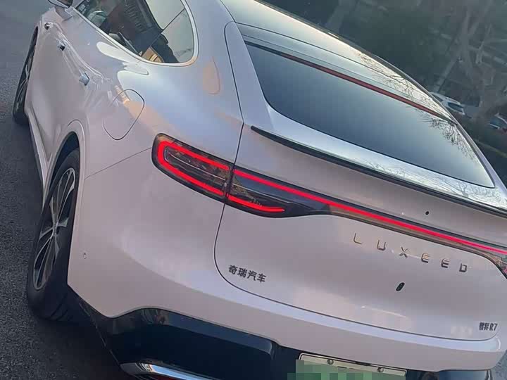 Фото 3 - Luxeed R7