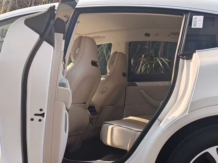 Фото 7 - Luxeed R7