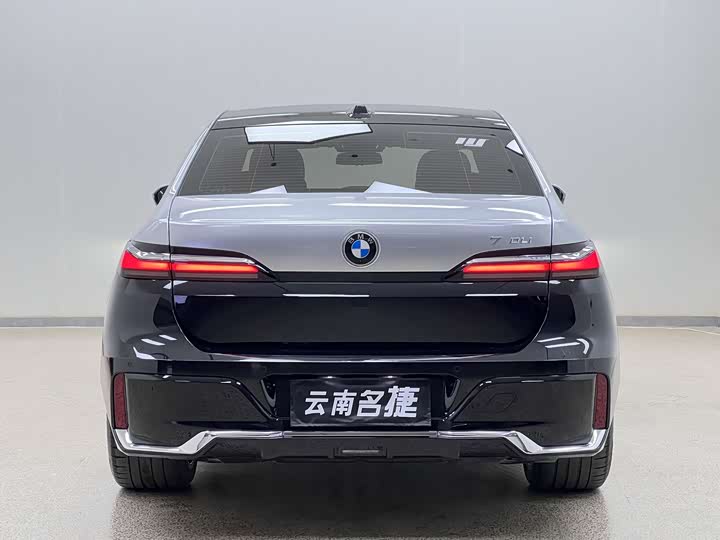 Фото 5 - BMW 7 Series