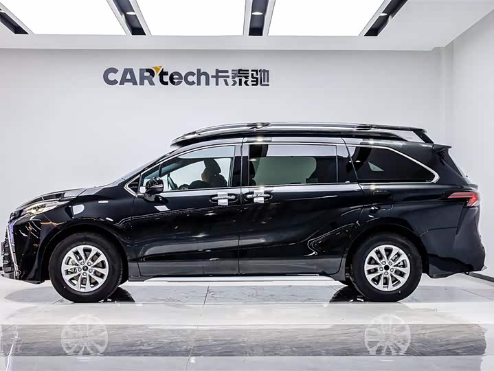 Фото 3 - Toyota Granvia