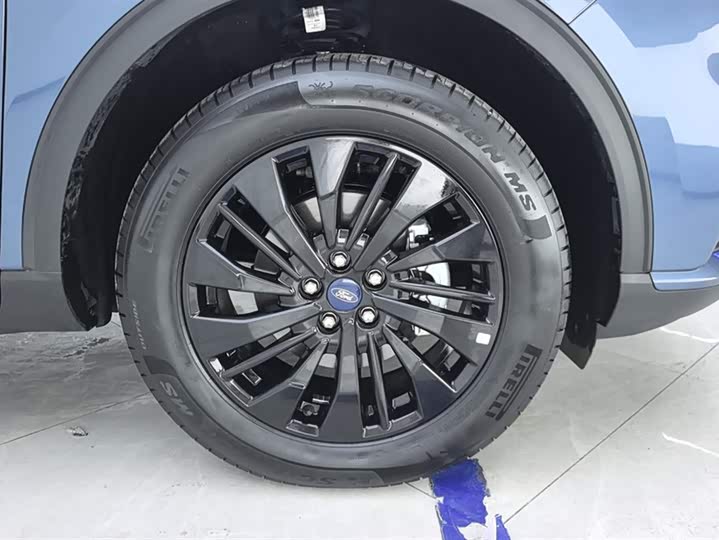 Фото 6 - Ford Escape