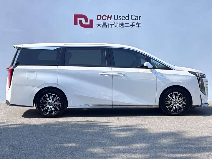 Фото 3 - GAC Trumpchi E9