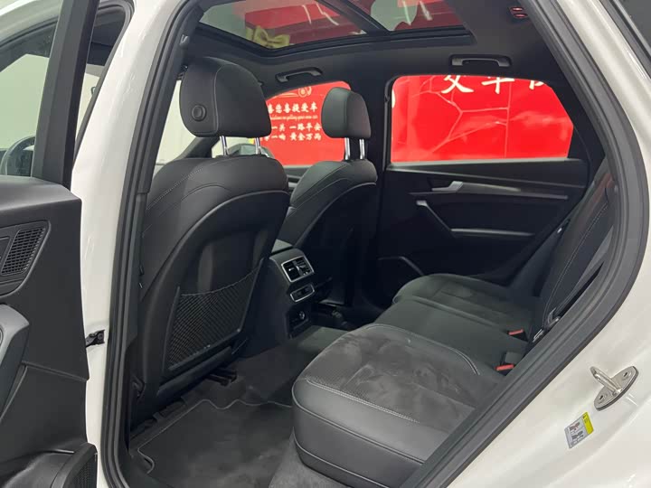 Фото 5 - Audi Q5L Sportback