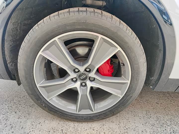 Фото 9 - Audi Q5L Sportback