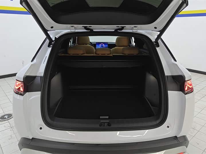 Фото 4 - BYD Song L DM-i Hybrid