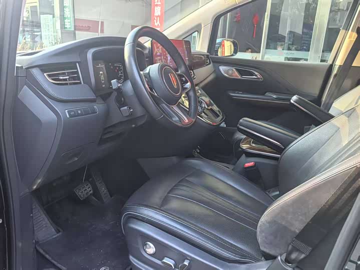 Фото 8 - Hongqi HQ9