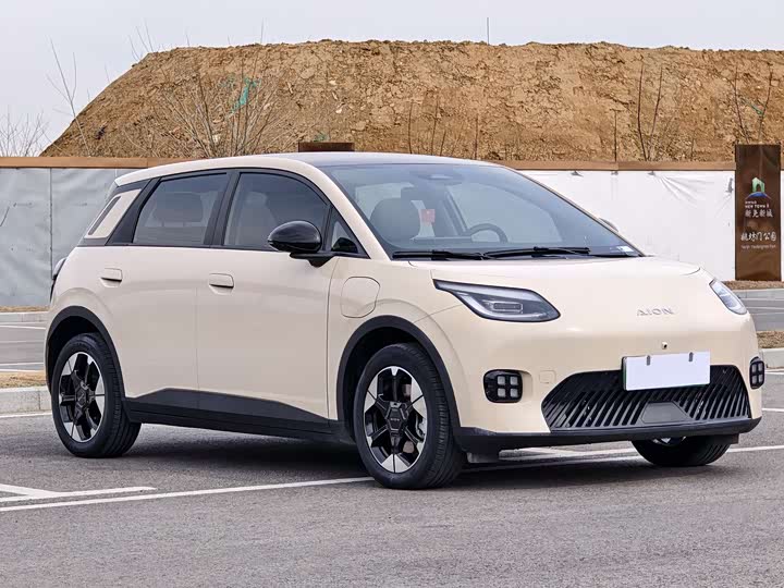 Фото 3 - GAC Aion UT