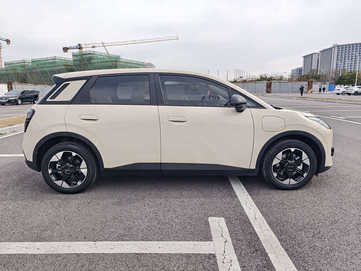 Фото 4 - GAC Aion UT