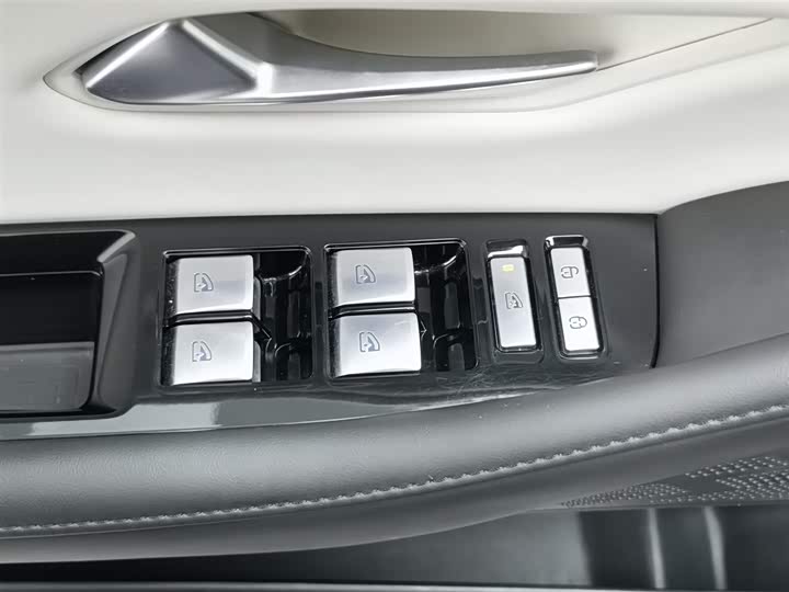 Фото 9 - Changan Deepal SL03