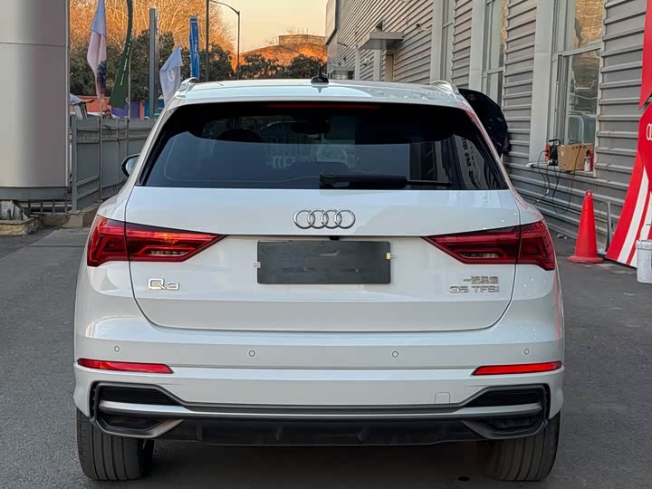 Фото 4 - Audi Q3