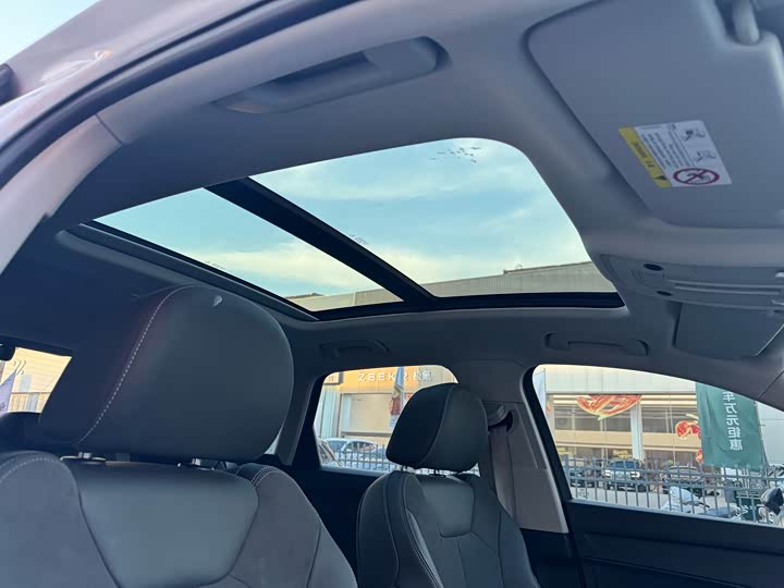 Фото 8 - Audi Q3