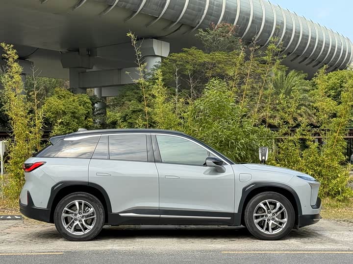 Фото 6 - Nio ES6