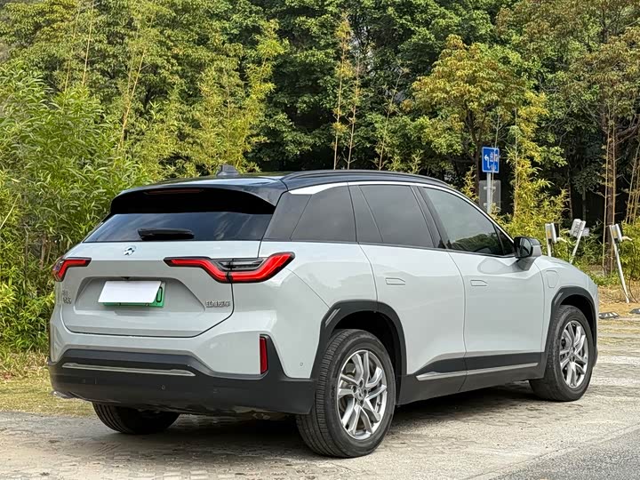 Фото 7 - Nio ES6