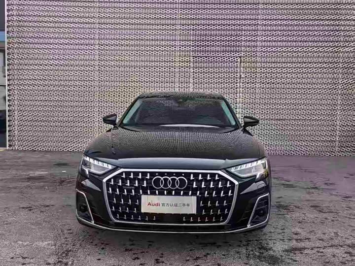 Фото 3 - Audi A8