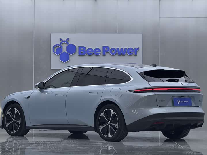 Фото 6 - Nio ET5T