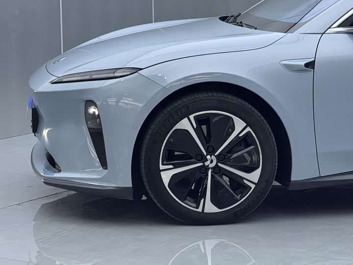 Фото 8 - Nio ET5T