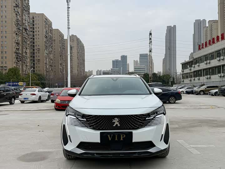 Фото 2 - Peugeot 5008