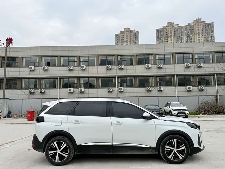 Фото 6 - Peugeot 5008