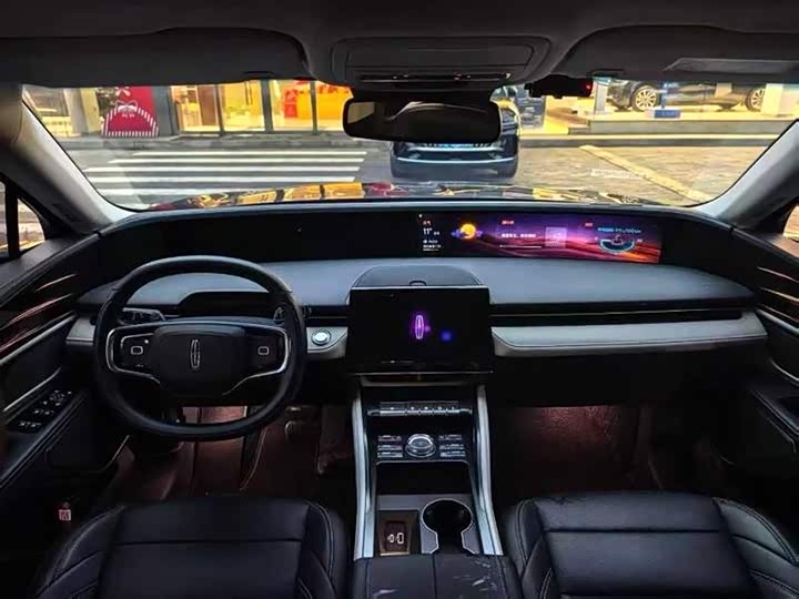 Фото 3 - Lincoln Nautilus