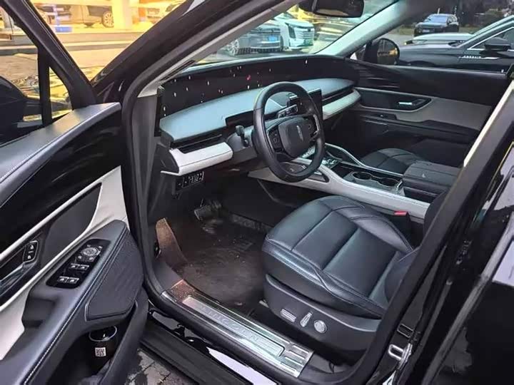 Фото 6 - Lincoln Nautilus