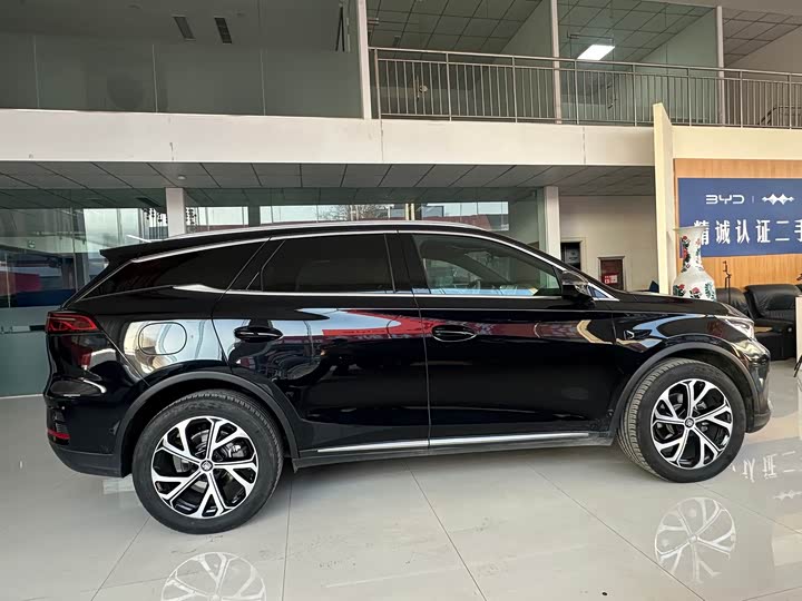 Фото 2 - BYD Tang Hybrid/EV