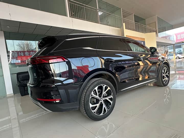 Фото 3 - BYD Tang Hybrid/EV