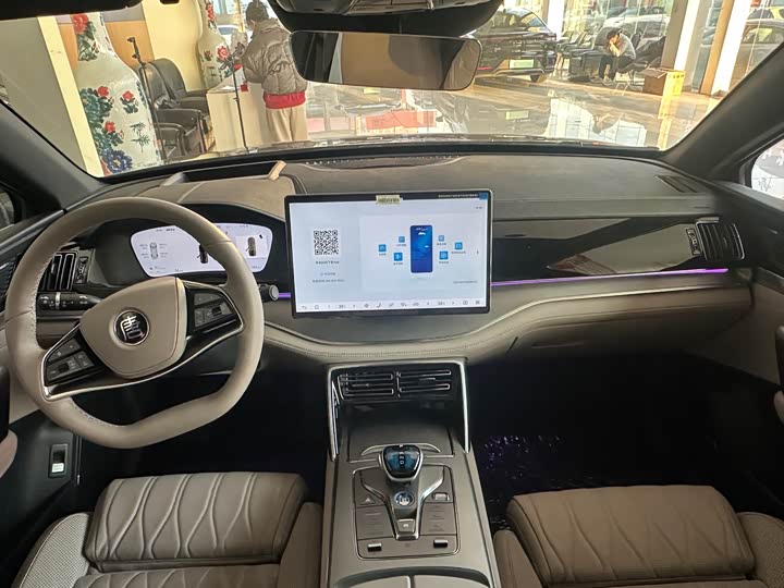 Фото 8 - BYD Tang Hybrid/EV