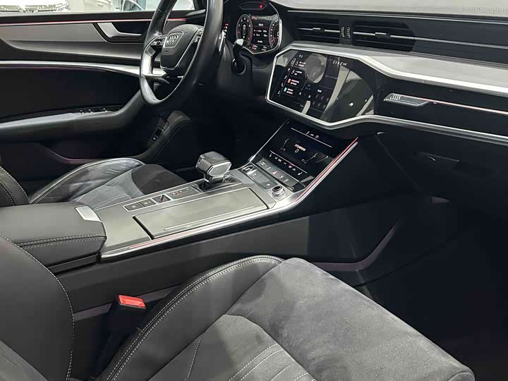 Фото 7 - Audi A7L
