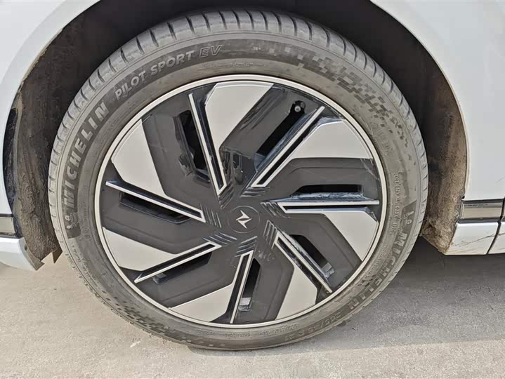 Фото 6 - Dongfeng Yipai eπ 008