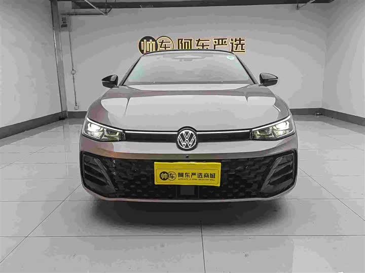 Photo 2 - Volkswagen Passat