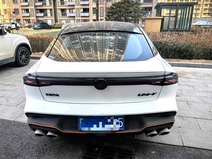 Фото 4 - Changan UNI-V