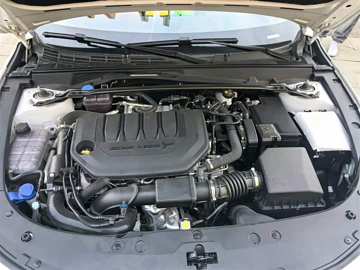 Фото 7 - Changan UNI-V