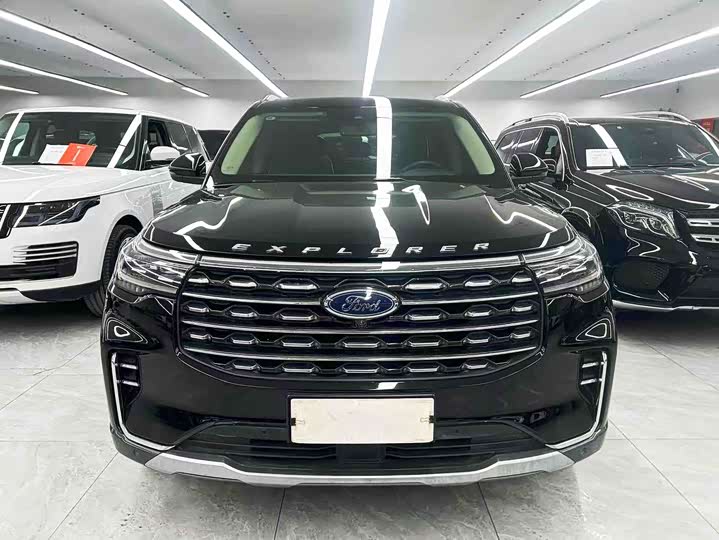 Фото 2 - Ford Explorer